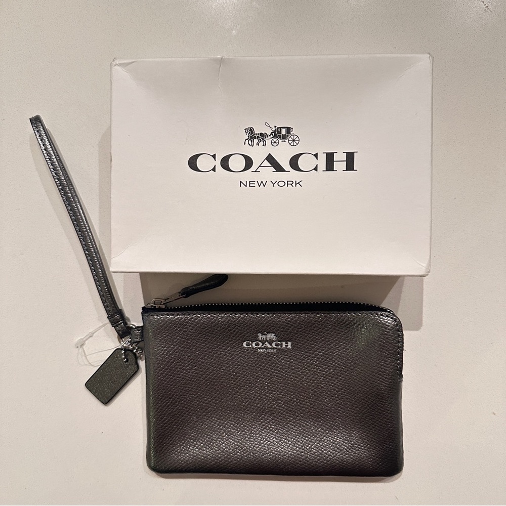 Coach Purse/Pouch/Wallet/Wristlet